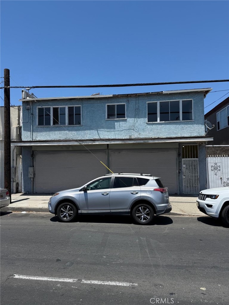 533 E Rosecrans Avenue Property Photo 1