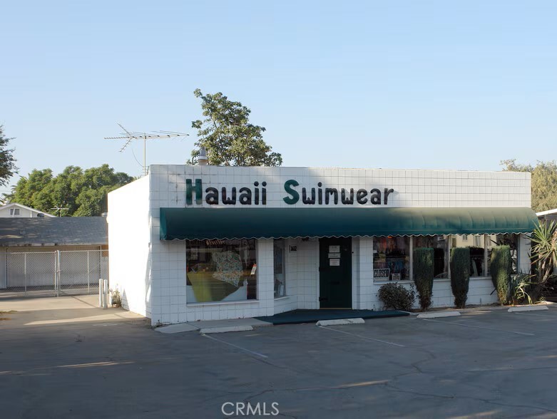 3652 Van Buren Boulevard Property Photo 1