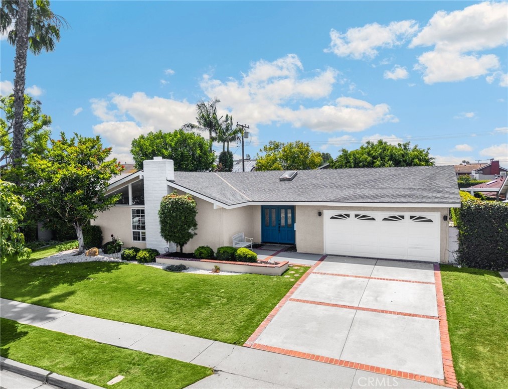 208 Somerset Drive Property Photo 1