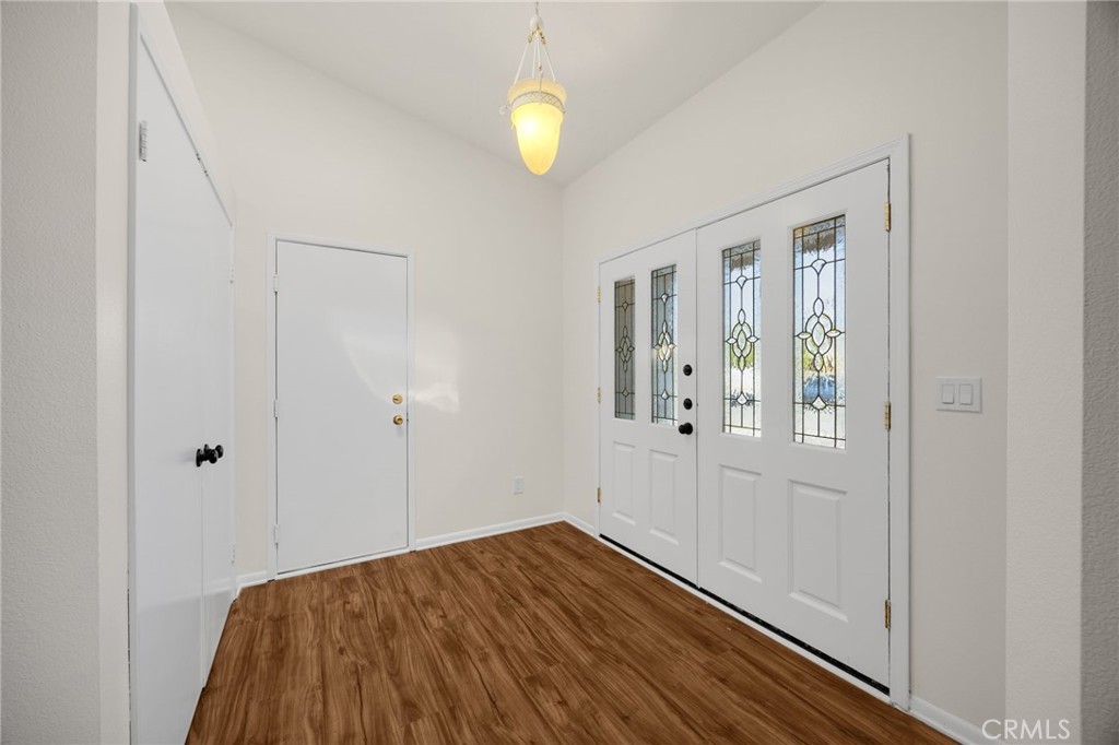 208 Somerset Drive Property Photo 3