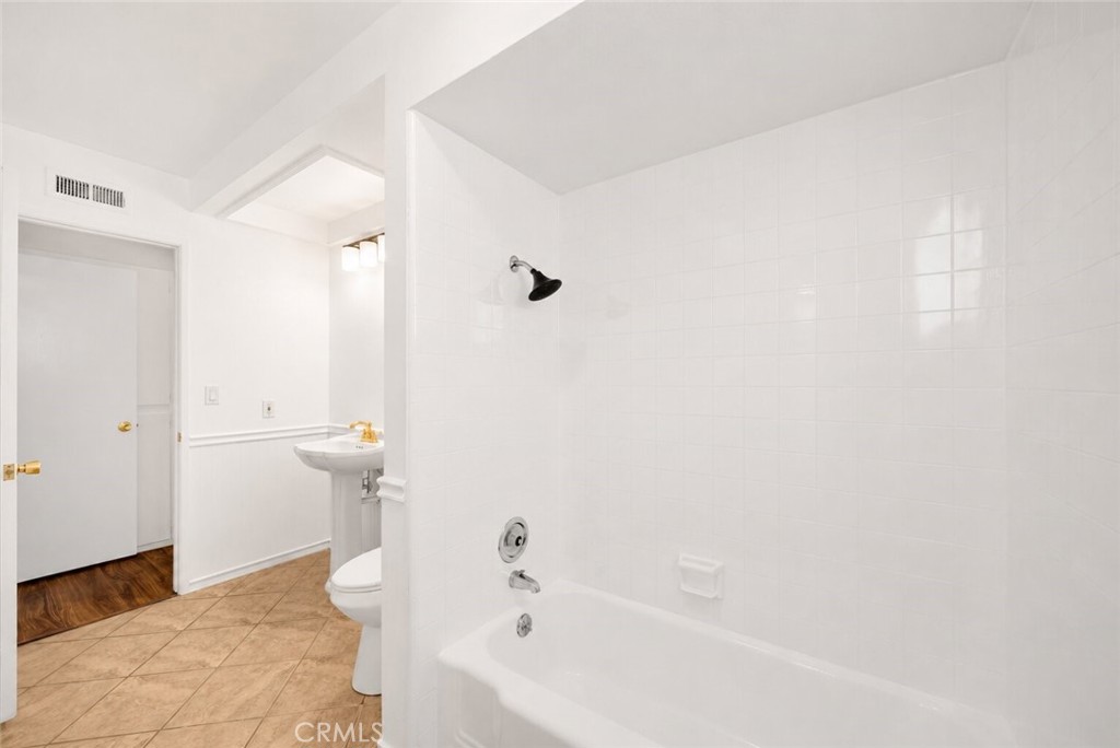 208 Somerset Drive Property Photo 18