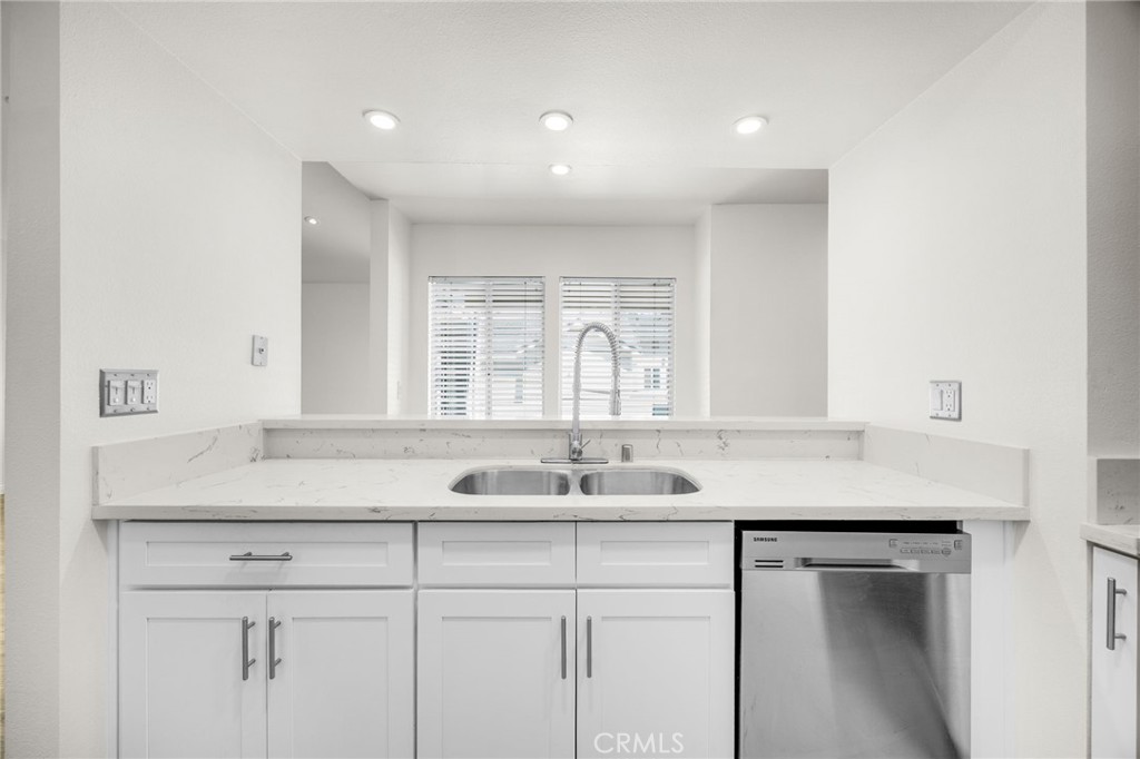 6040 Vermont Court 80 Property Photo 3