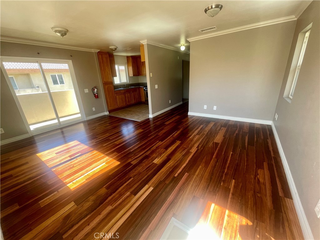 214 N Spruce Avenue Property Photo 3