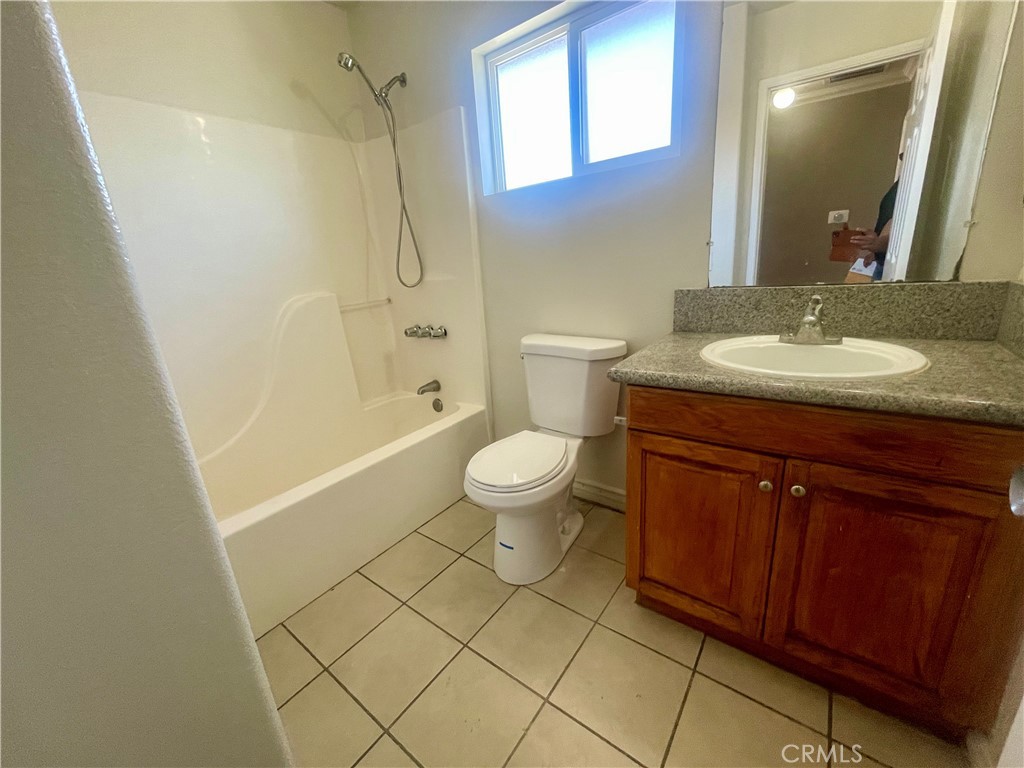 214 N Spruce Avenue Property Photo 5