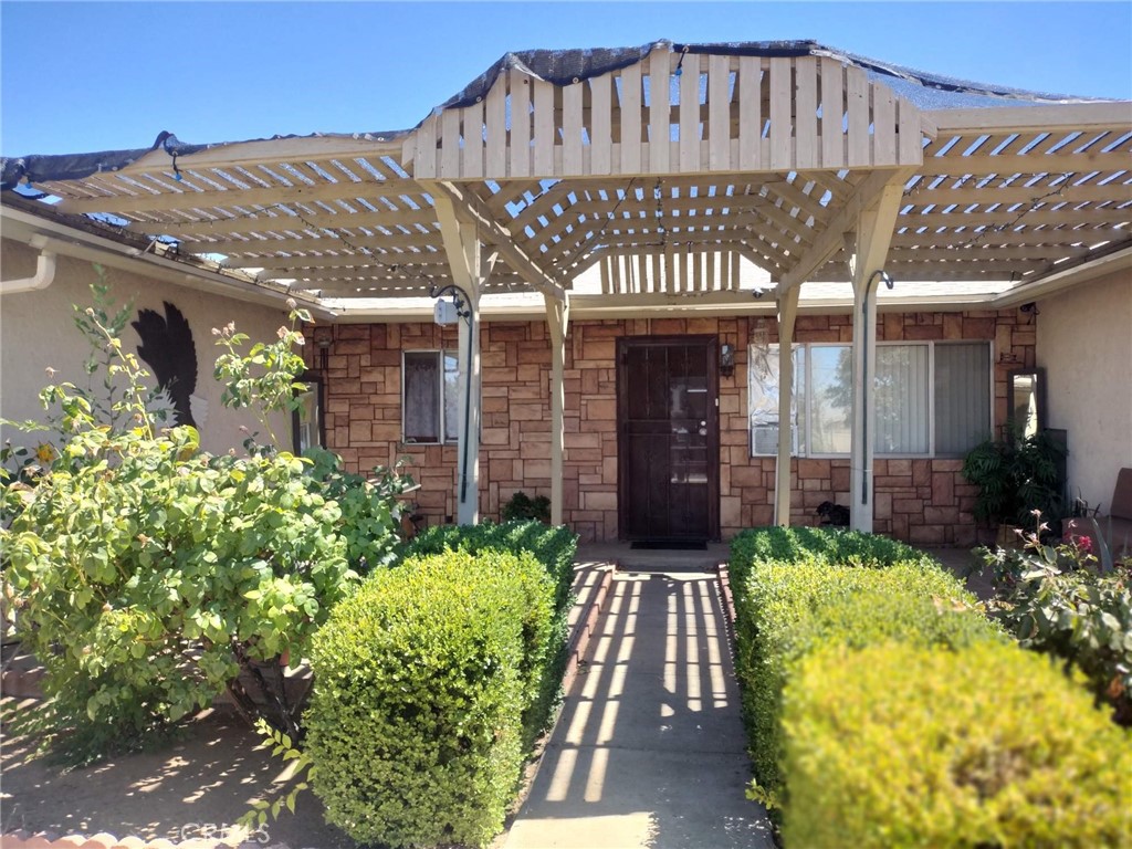 18199 Eucalyptus Street Property Photo 1