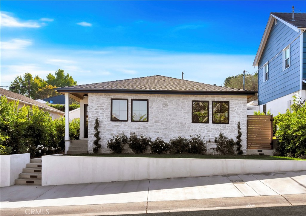 2605 N Poinsettia Avenue Property Photo 1