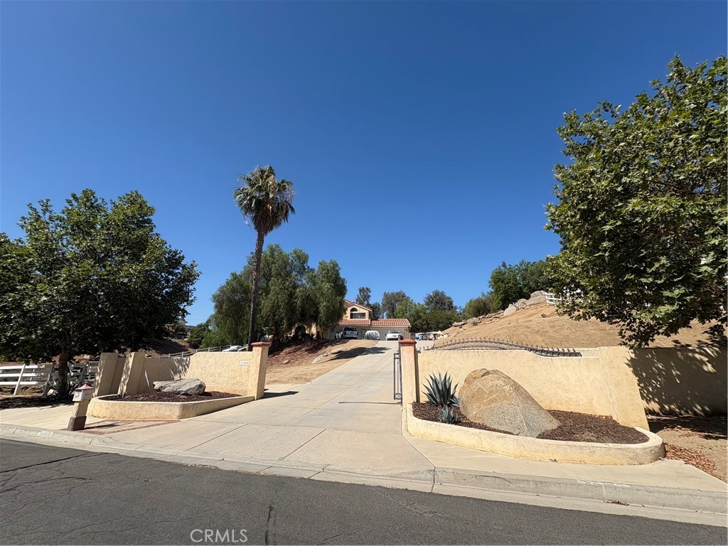 17905 Luna Court Property Photo 1