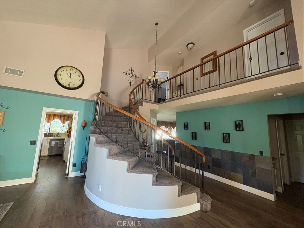 17905 Luna Court Property Photo 8