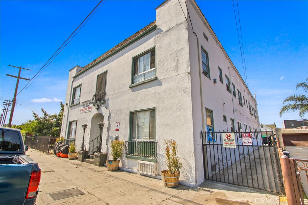 440 E 27th Street Property Photo