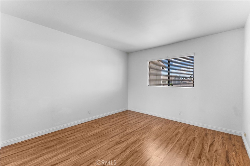 5 Locust Property Photo 26