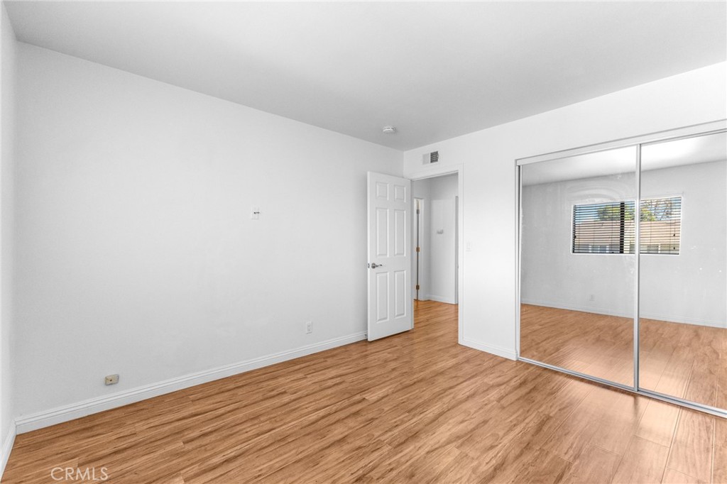 5 Locust Property Photo 28