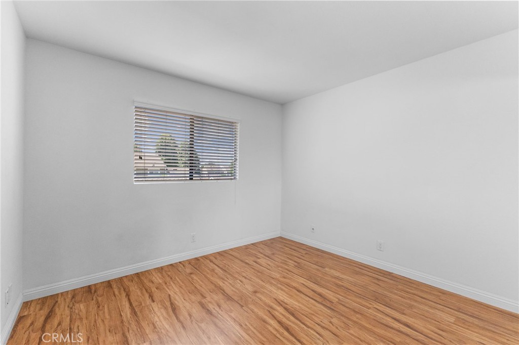 5 Locust Property Photo 29