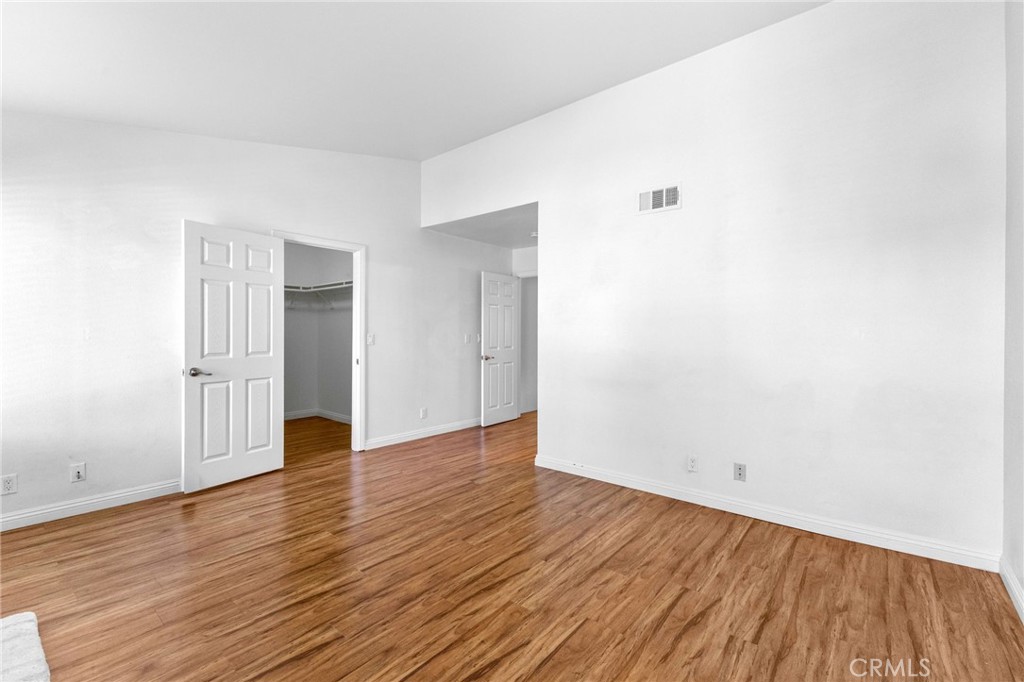 5 Locust Property Photo 35