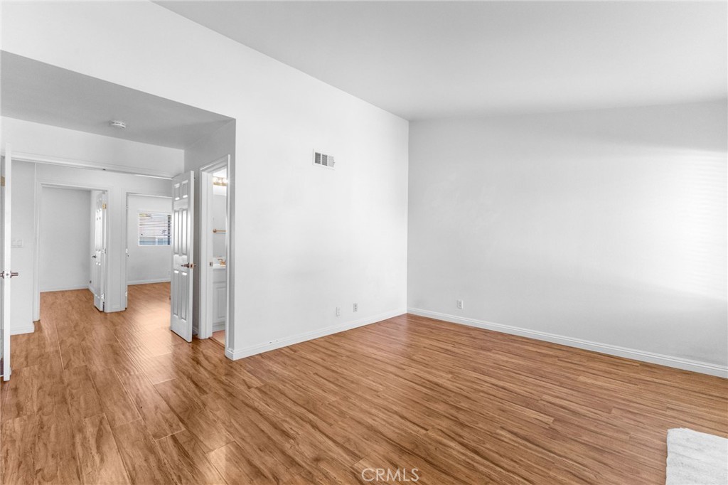 5 Locust Property Photo 36