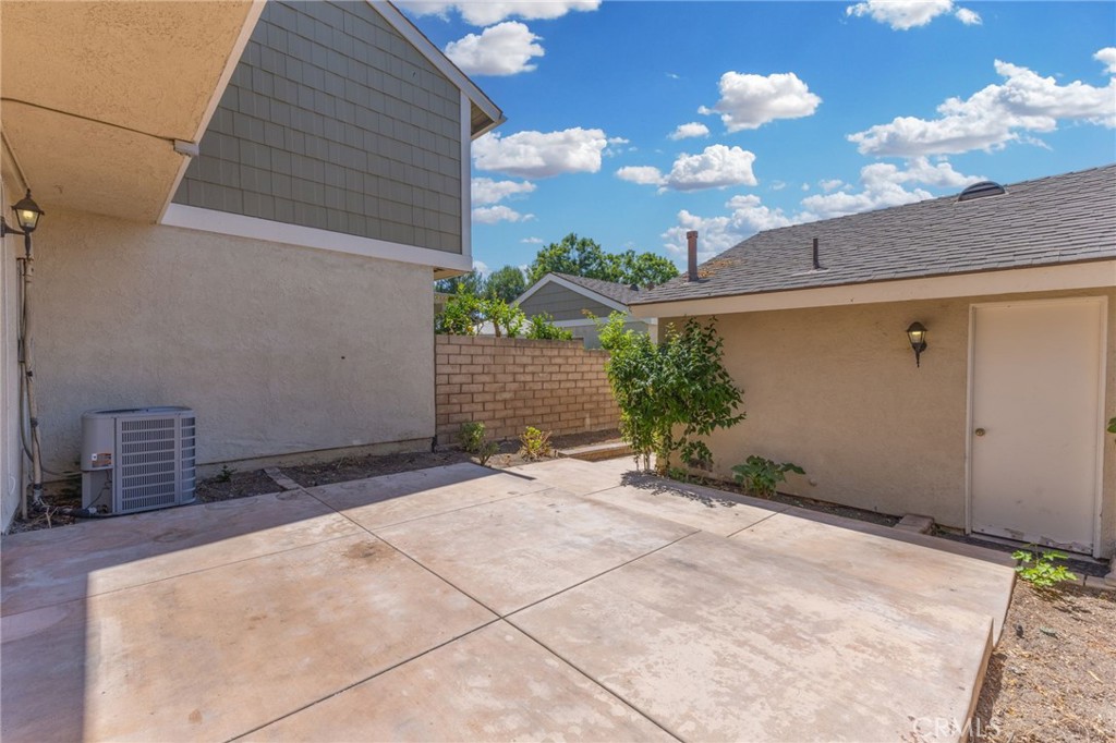 5 Locust Property Photo 44