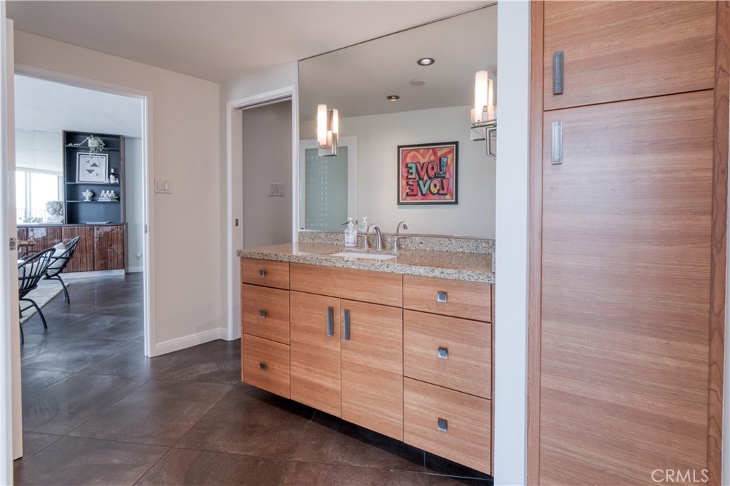 700 E Ocean Boulevard 2508 Property Photo 18