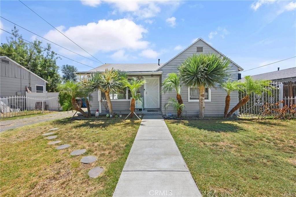 12938 Helmer Drive Property Photo 1