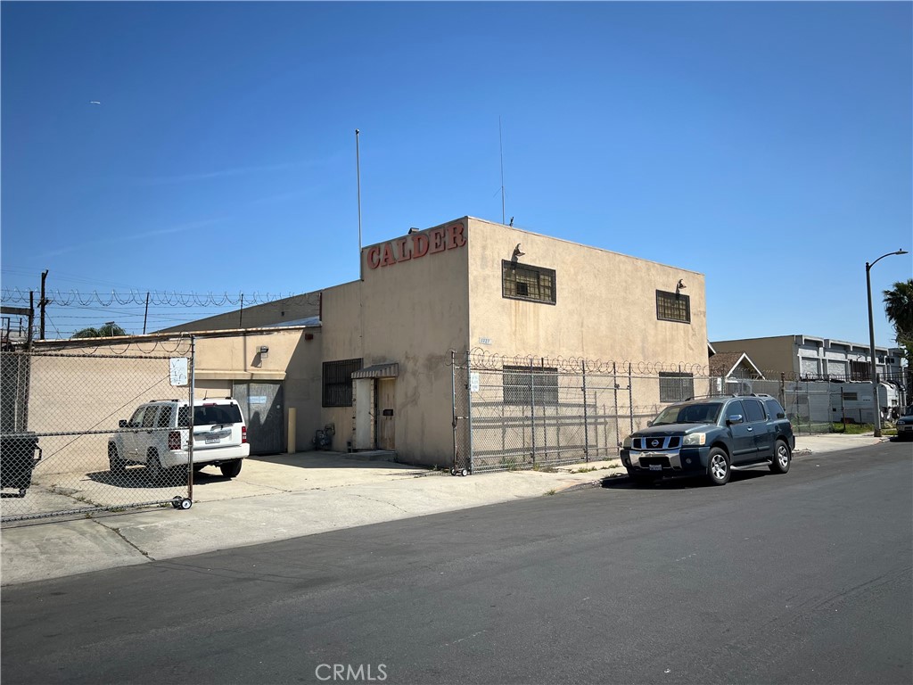 1727 E 42nd Street Property Photo 1