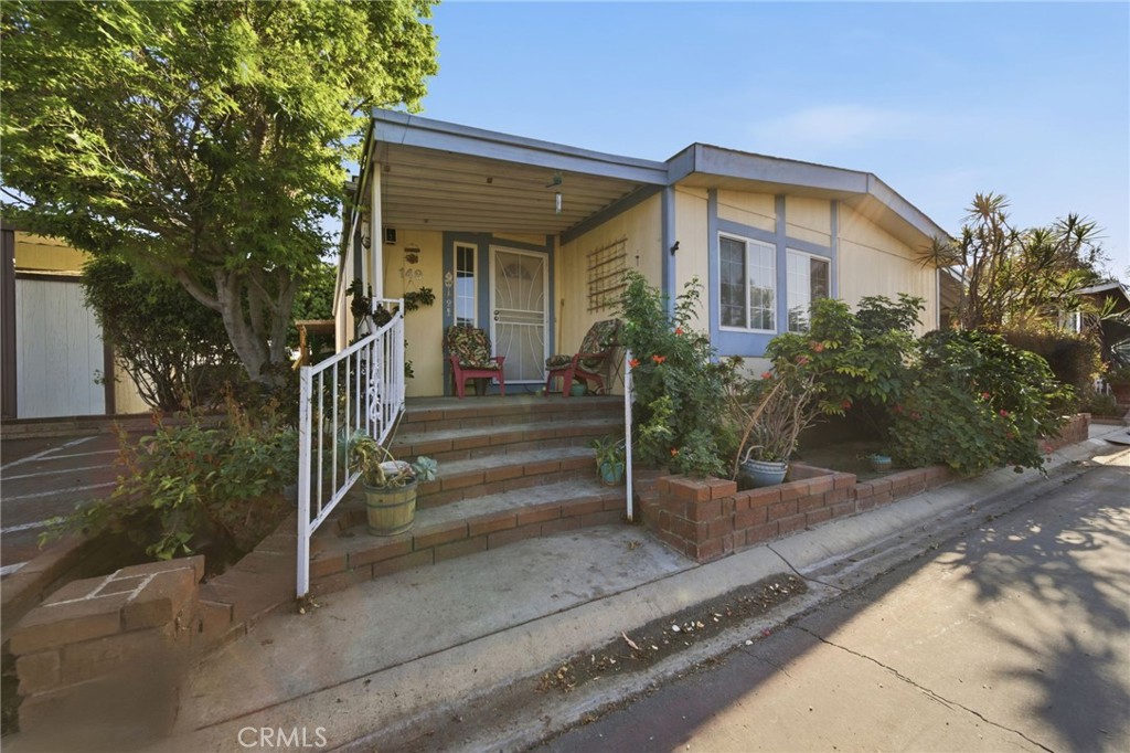 1919 W Coronet Avenue 149 Property Photo 17