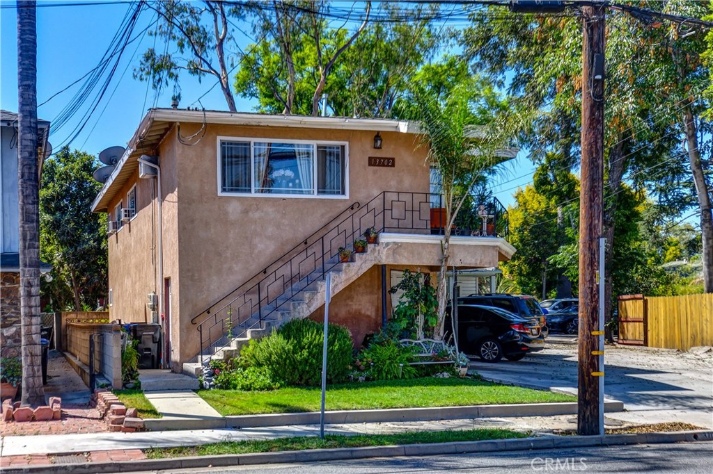 13702 Mar Vista Street Property Photo 2