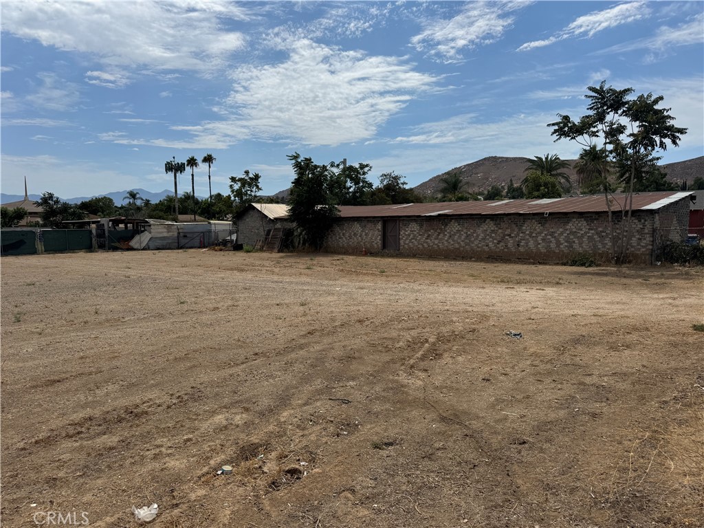 5995 La Sierra Avenue Property Photo 2