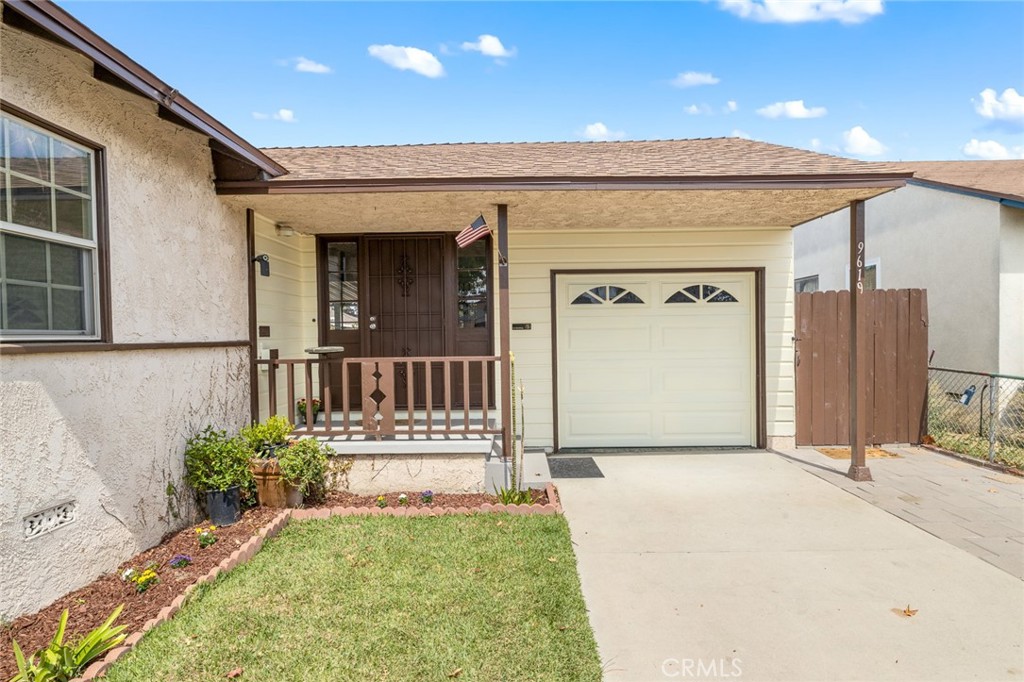 9619 Wampler Street Property Photo 3