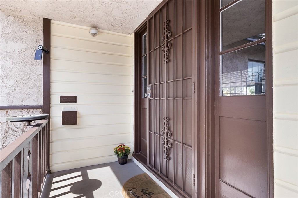 9619 Wampler Street Property Photo 4