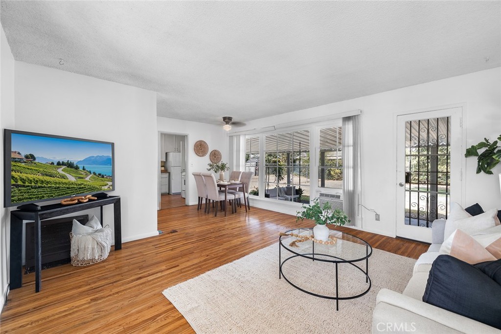 9619 Wampler Street Property Photo 5