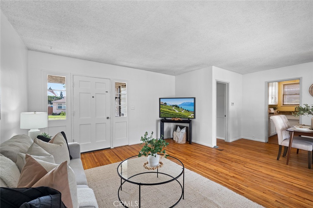 9619 Wampler Street Property Photo 6