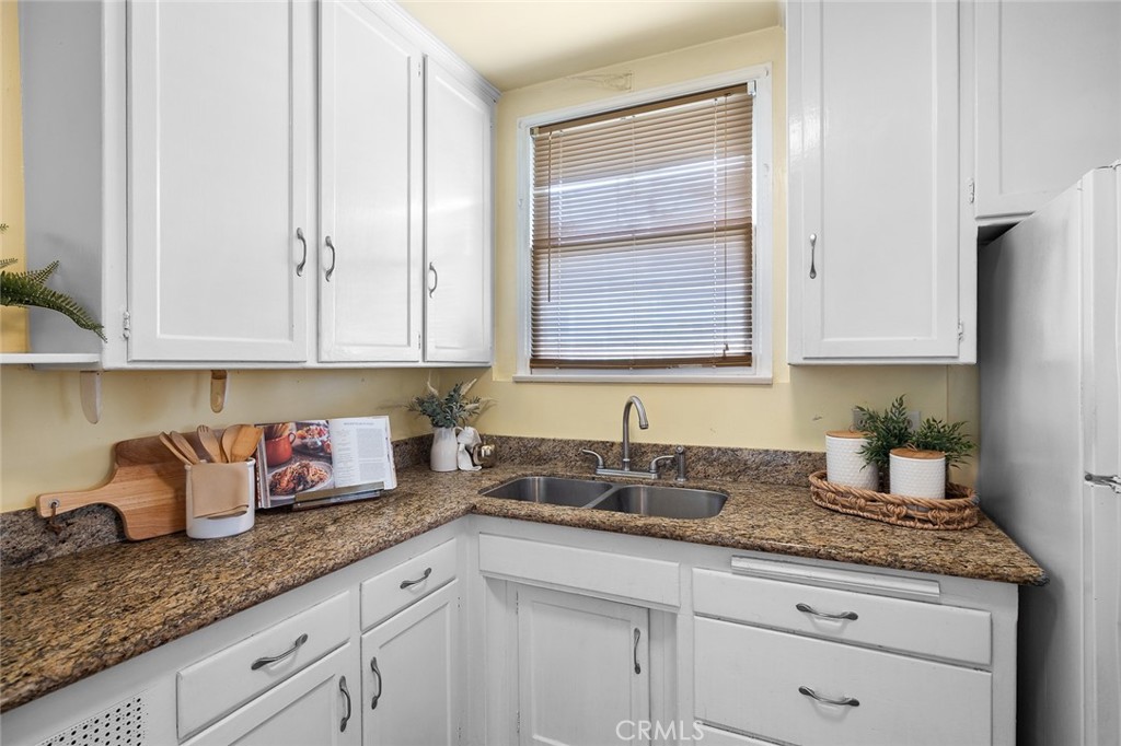 9619 Wampler Street Property Photo 16