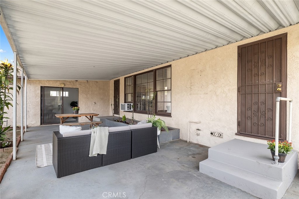 9619 Wampler Street Property Photo 31