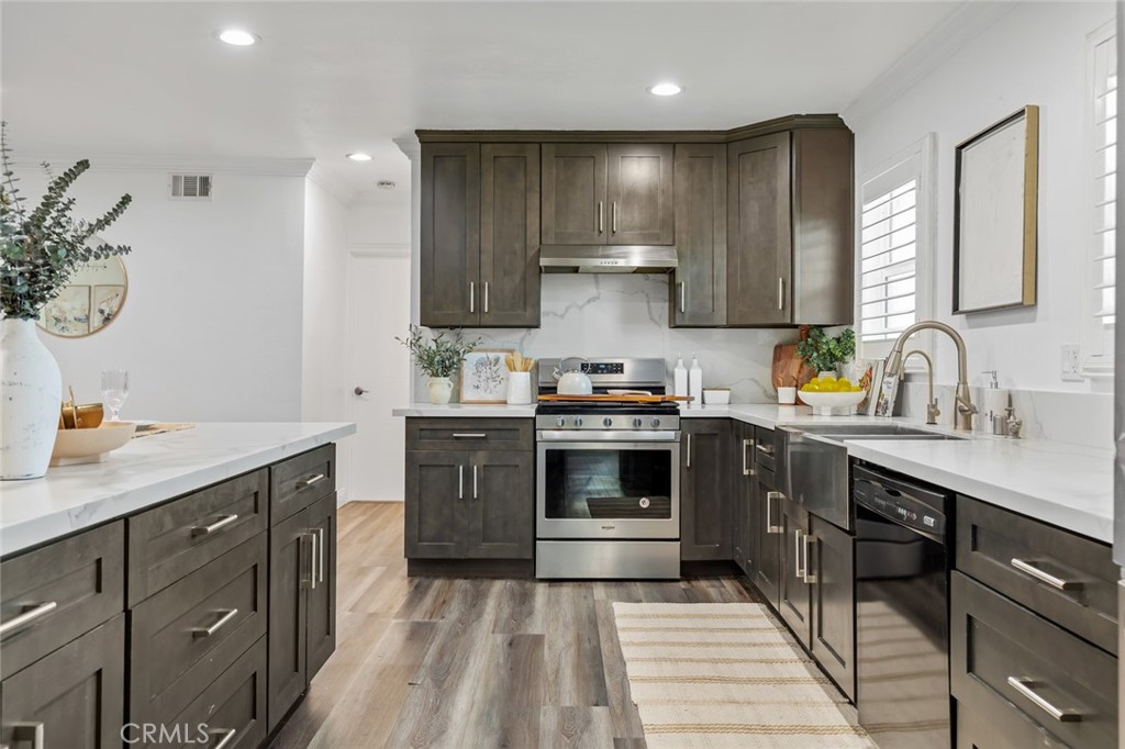 10072 Roselee Drive Property Photo 5