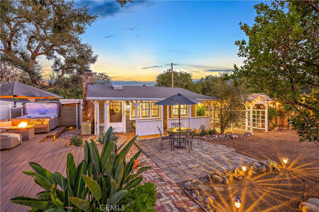 20402 Trabuco Oaks Drive Property Photo 3