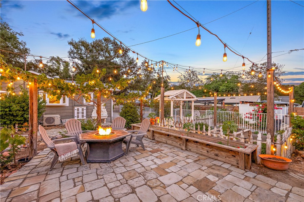 20402 Trabuco Oaks Drive Property Photo 6