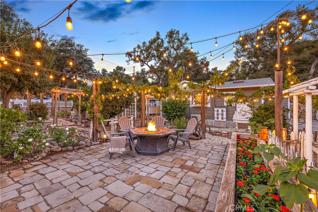 20402 Trabuco Oaks Drive Property Photo 7