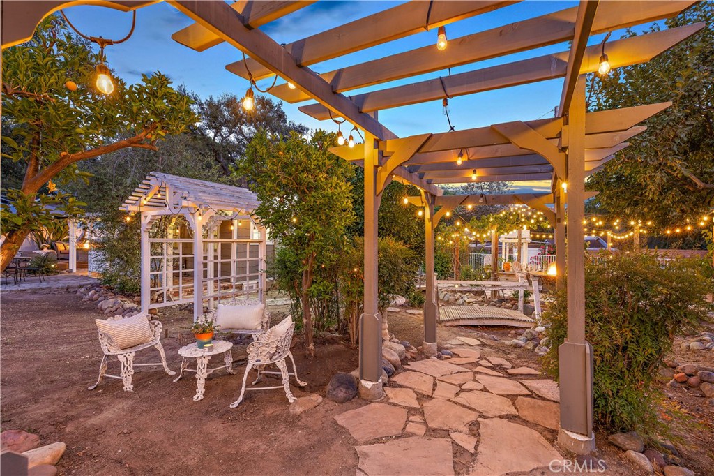 20402 Trabuco Oaks Drive Property Photo 10