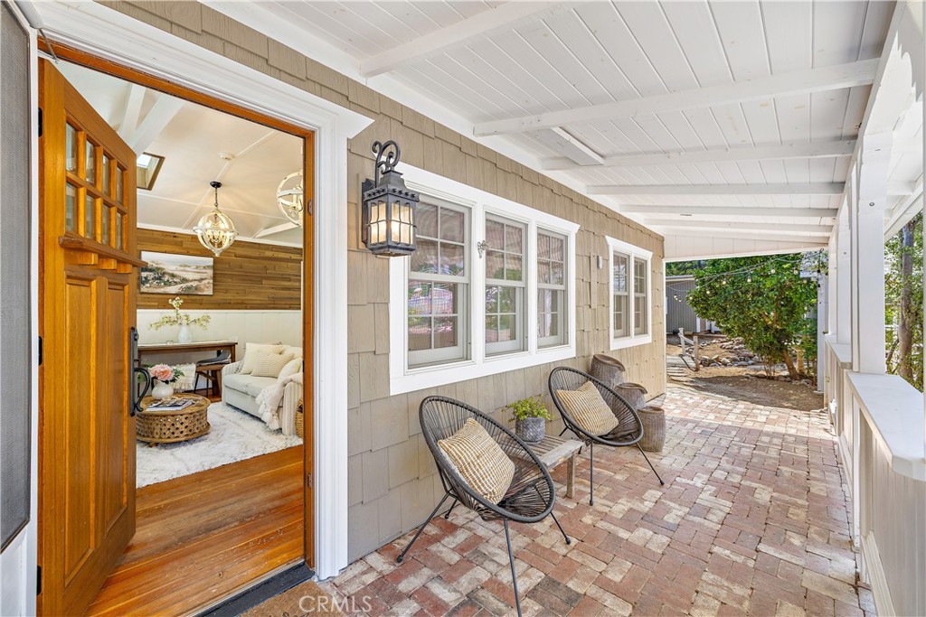 20402 Trabuco Oaks Drive Property Photo 12