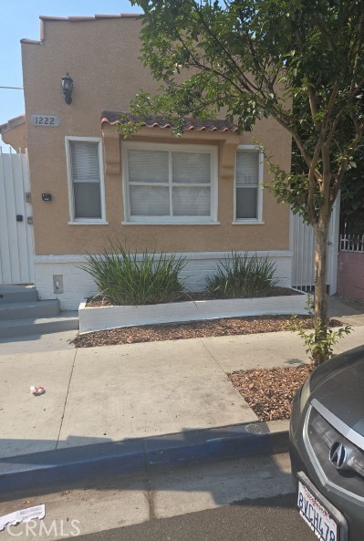 1222 E 10th Street Property Photo 6