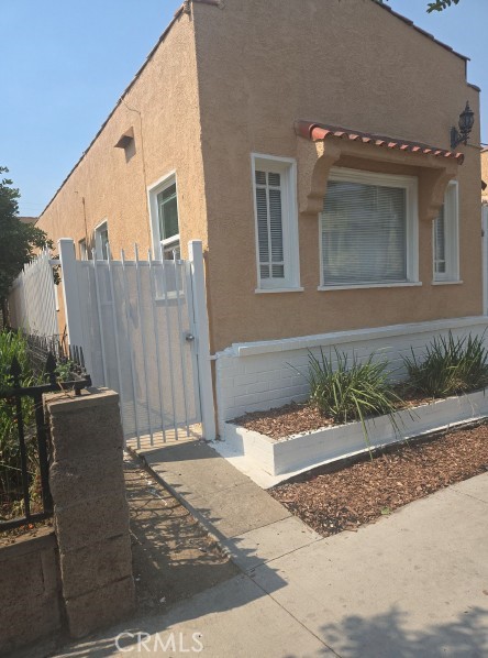 1222 E 10th Street Property Photo 8