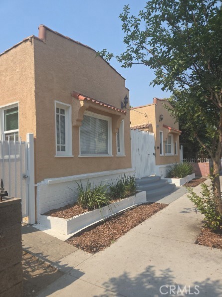 1222 E 10th Street Property Photo 9