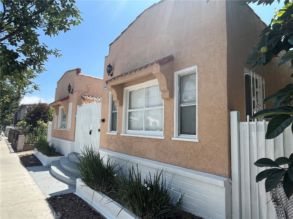 1222 E 10th Street Property Photo 10