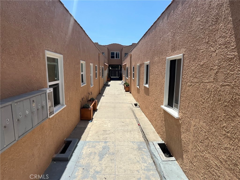 1222 E 10th Street Property Photo 19