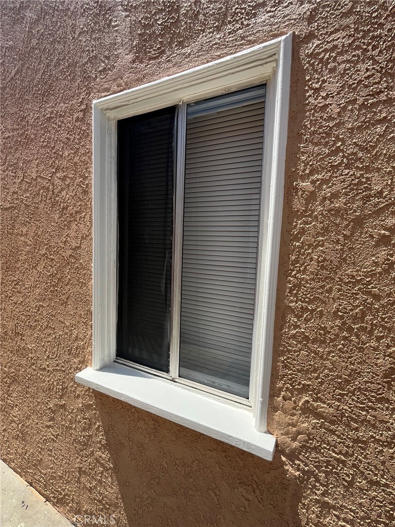 1222 E 10th Street Property Photo 20