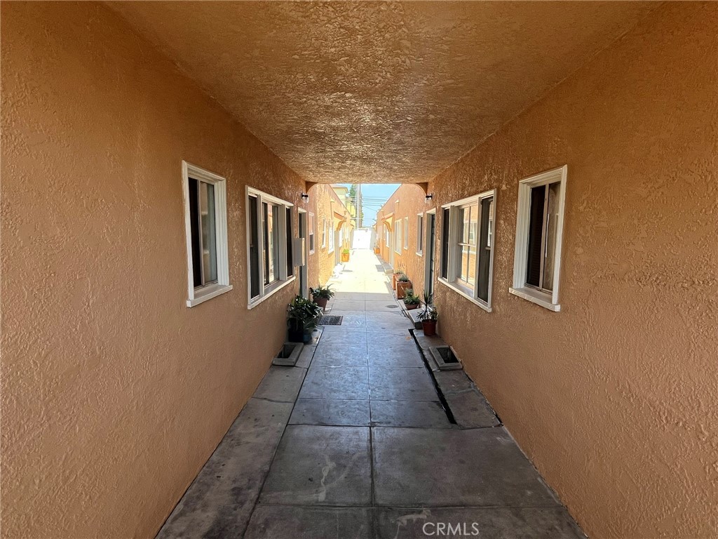 1222 E 10th Street Property Photo 22