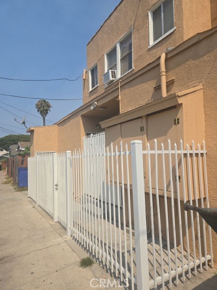 1222 E 10th Street Property Photo 23