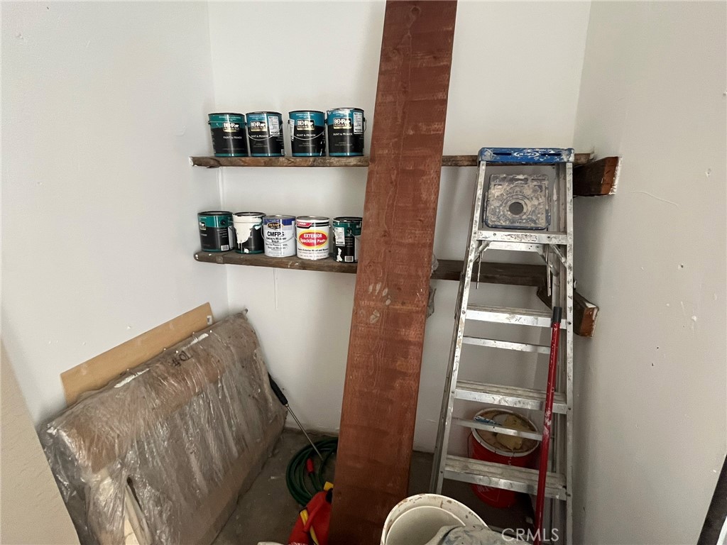 1222 E 10th Street Property Photo 32