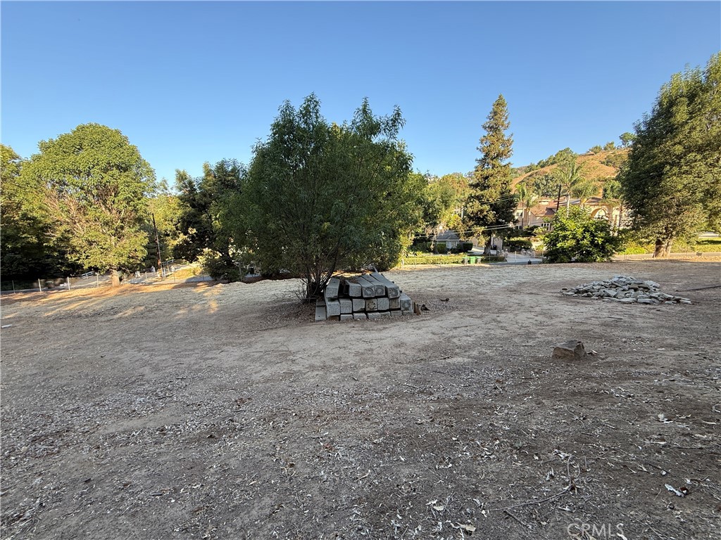 2240 Valle Drive Property Photo 8