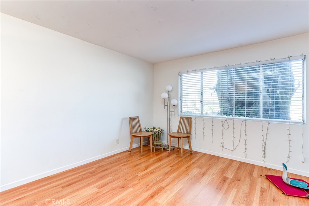 400 N Acacia Avenue B10 Property Photo 3