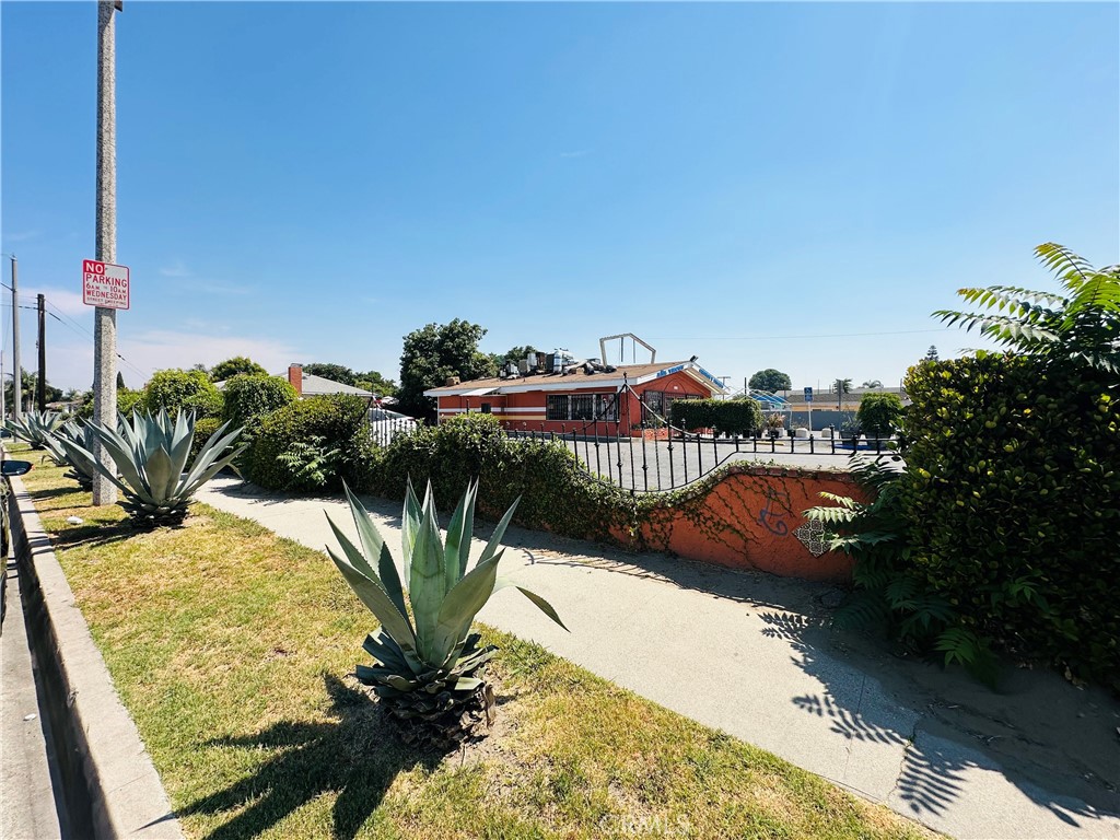 2201 E Alondra Boulevard Property Photo 4