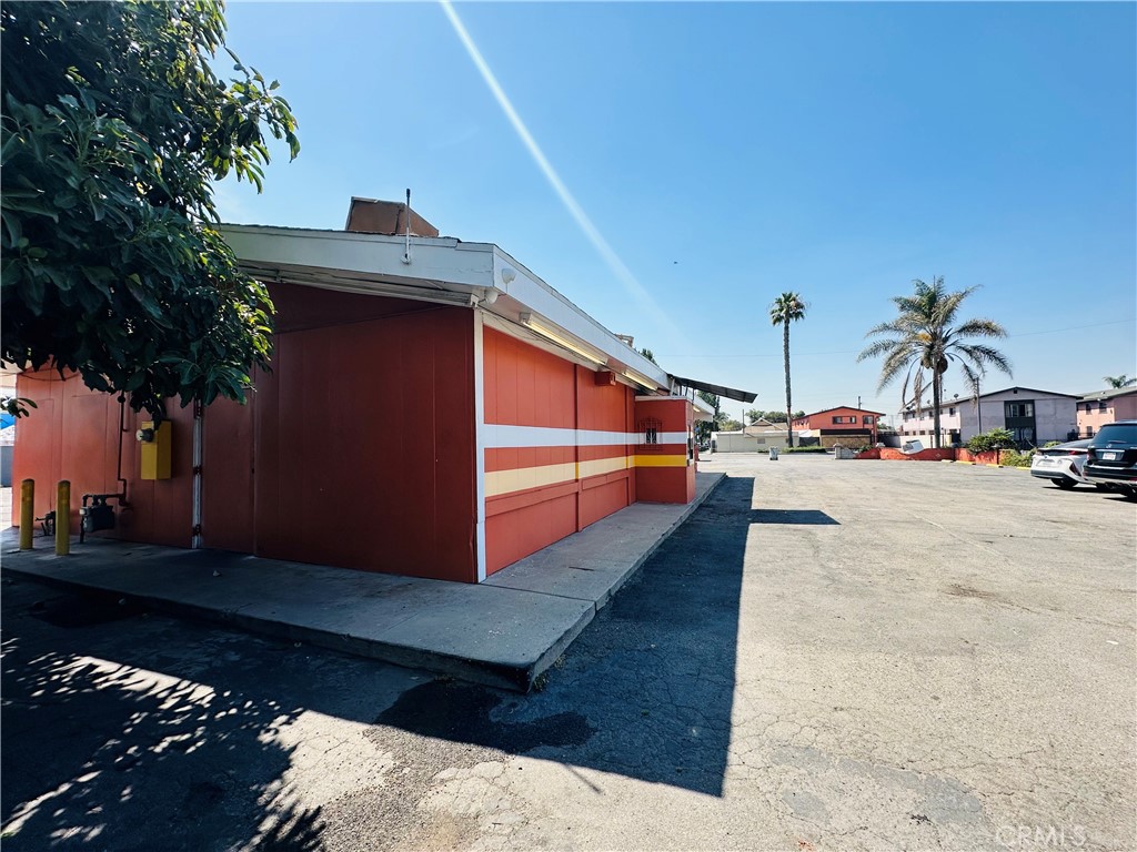 2201 E Alondra Boulevard Property Photo 6